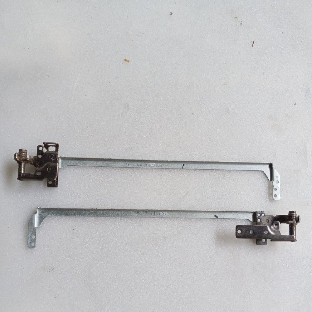 Engsel Laptop Acer aspire E1-410