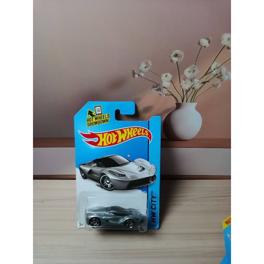 Hot Wheels HW CITTY LAFERRARI