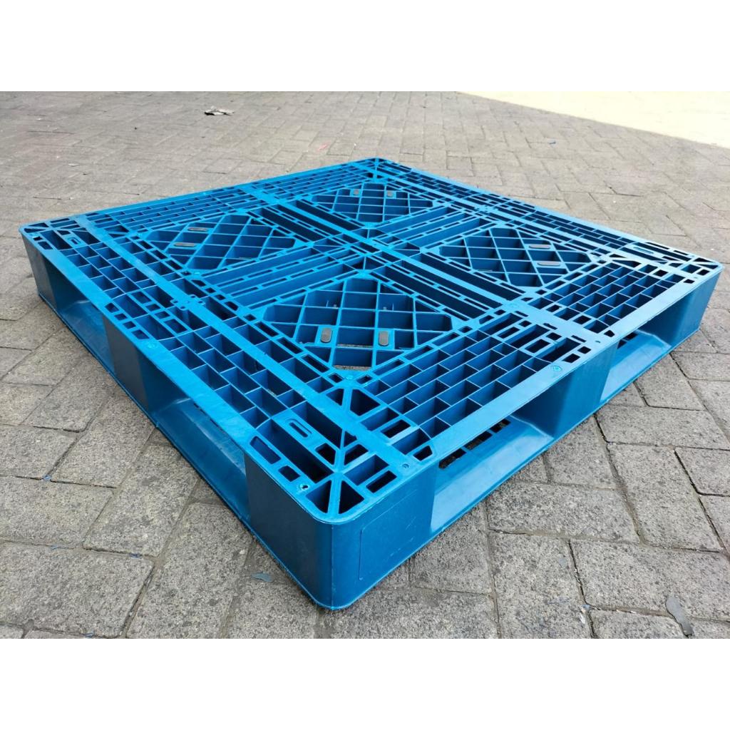 Palet Plastik Biru HDPE 120 x 120 x 16 cm