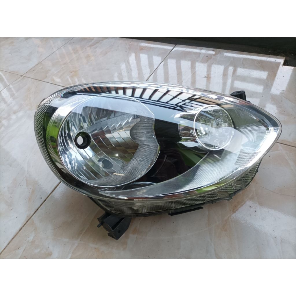 Lampu depan Hedlamp Nissan march tahun 2013 2014 2015 original like new