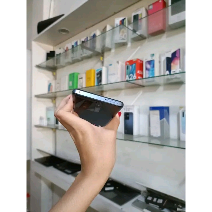 iQoo Z7x 5g Layar 6,64” Kamera 50/8 MP Memori 8+8/128 GB Baterai 6.000 Mah