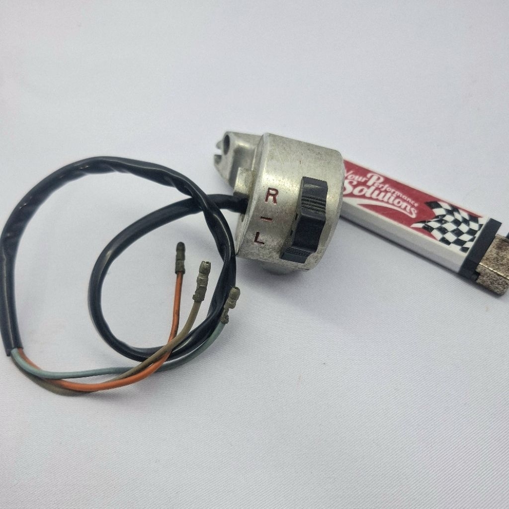 holder kanan HONDA C70 engkel NOS Original