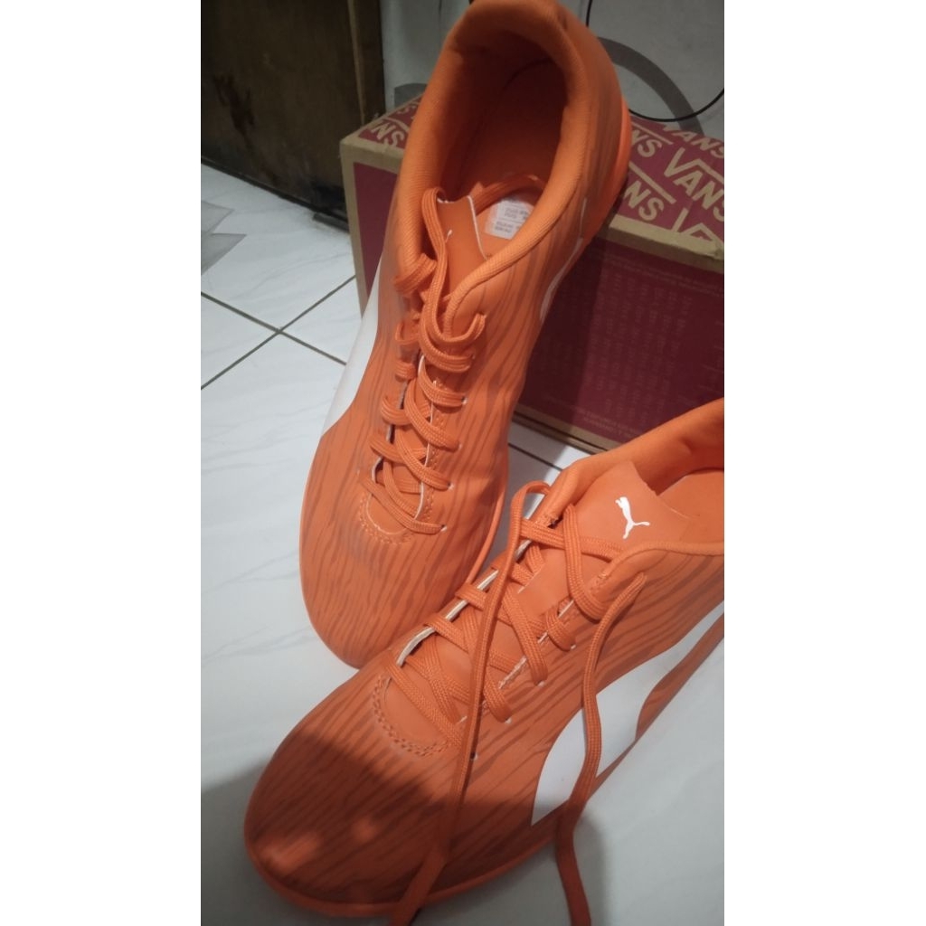 sepatu futsal Puma