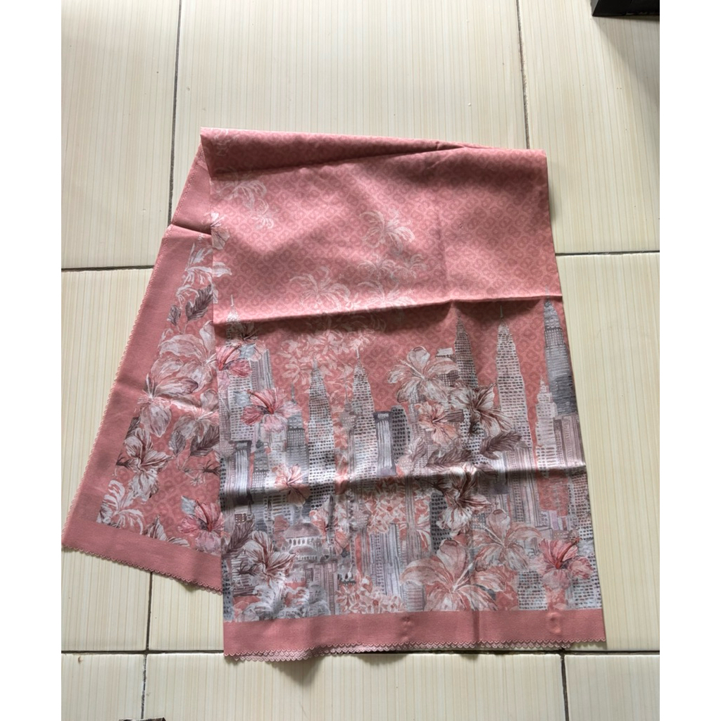 PRELOVED BUTTONSCARVES THE MALAYA SERIES APRICOT