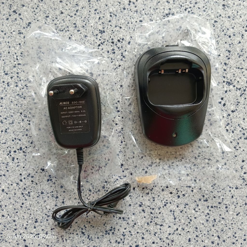 Charger  HT Allinco DJ-W10, DJ-W50, DJ-W100 DJ-W,500