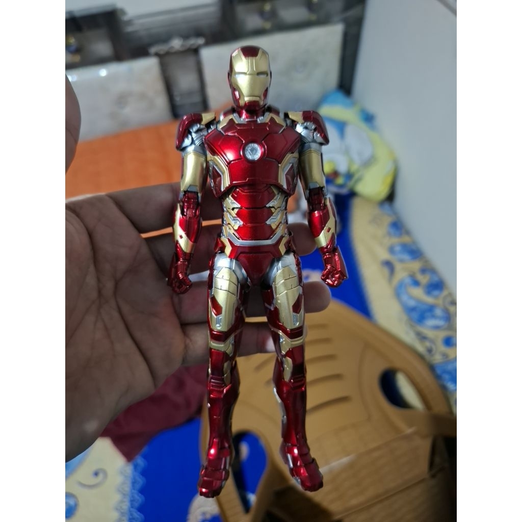 DLX Threezero iron man mark XLIII (43)