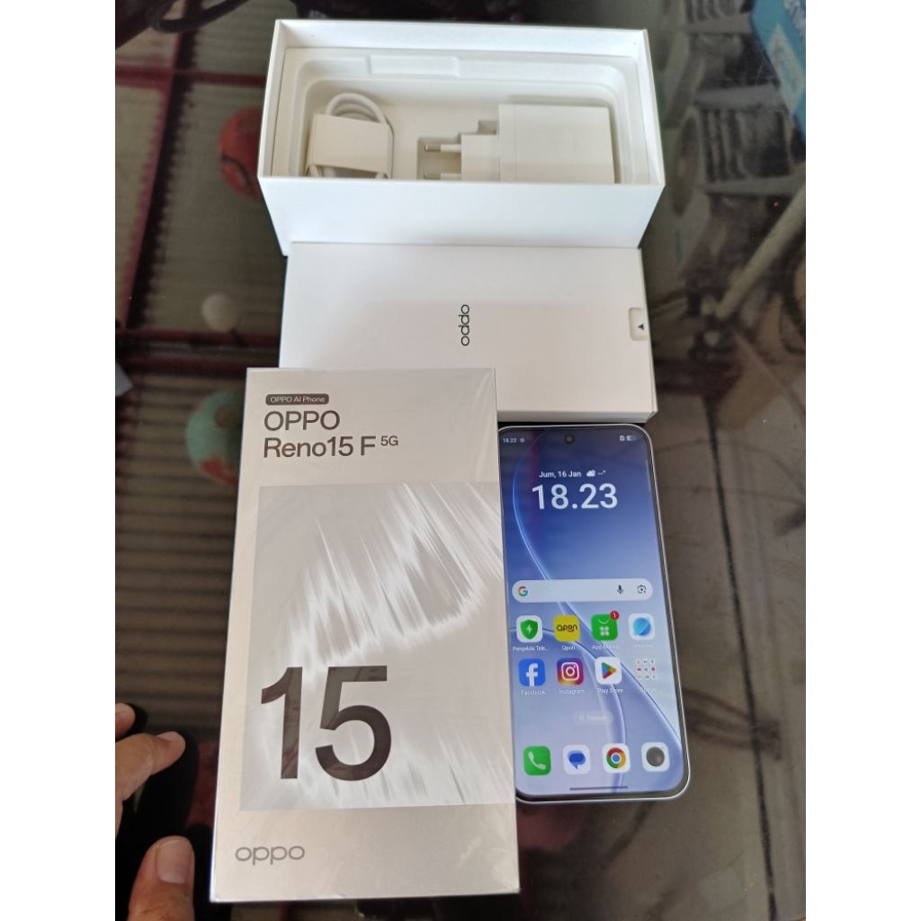 OPPO RENO 15F 5G 12/256 seken