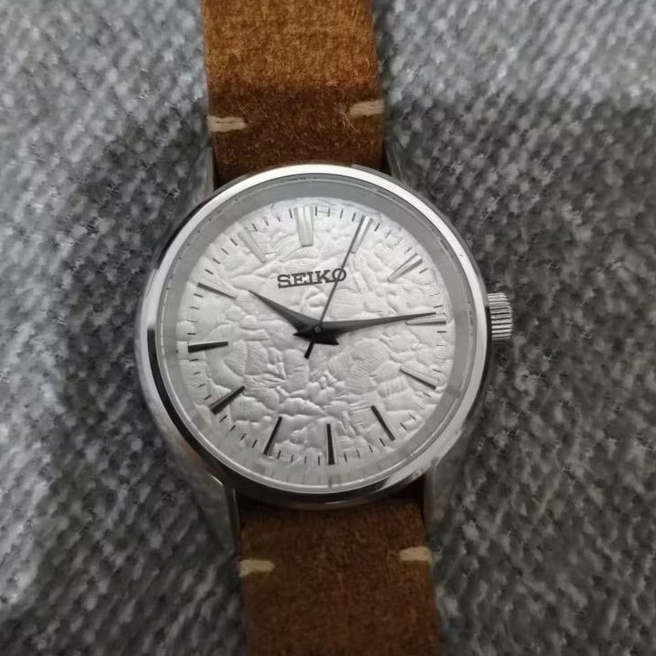 Jam Tangan Pria Seiko Mod VH31 Quartz Sapphire Waterproof 100M 10ATM White