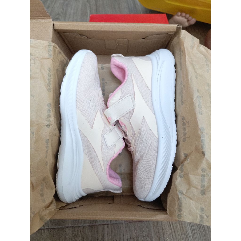 SEPATU RUNNING ANAK DIADORA MARGIE JR