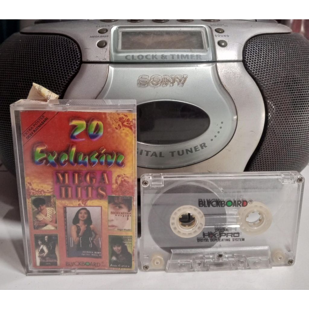 Kaset Pita 20 Exclusive Mega Hits