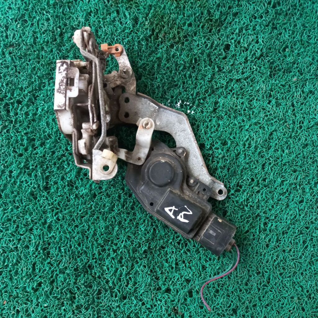 Door Lock APV Belakang Kanan