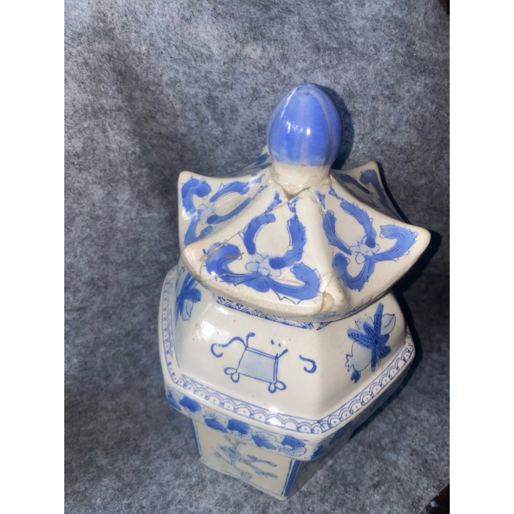 Guci Keramik Tradisional china