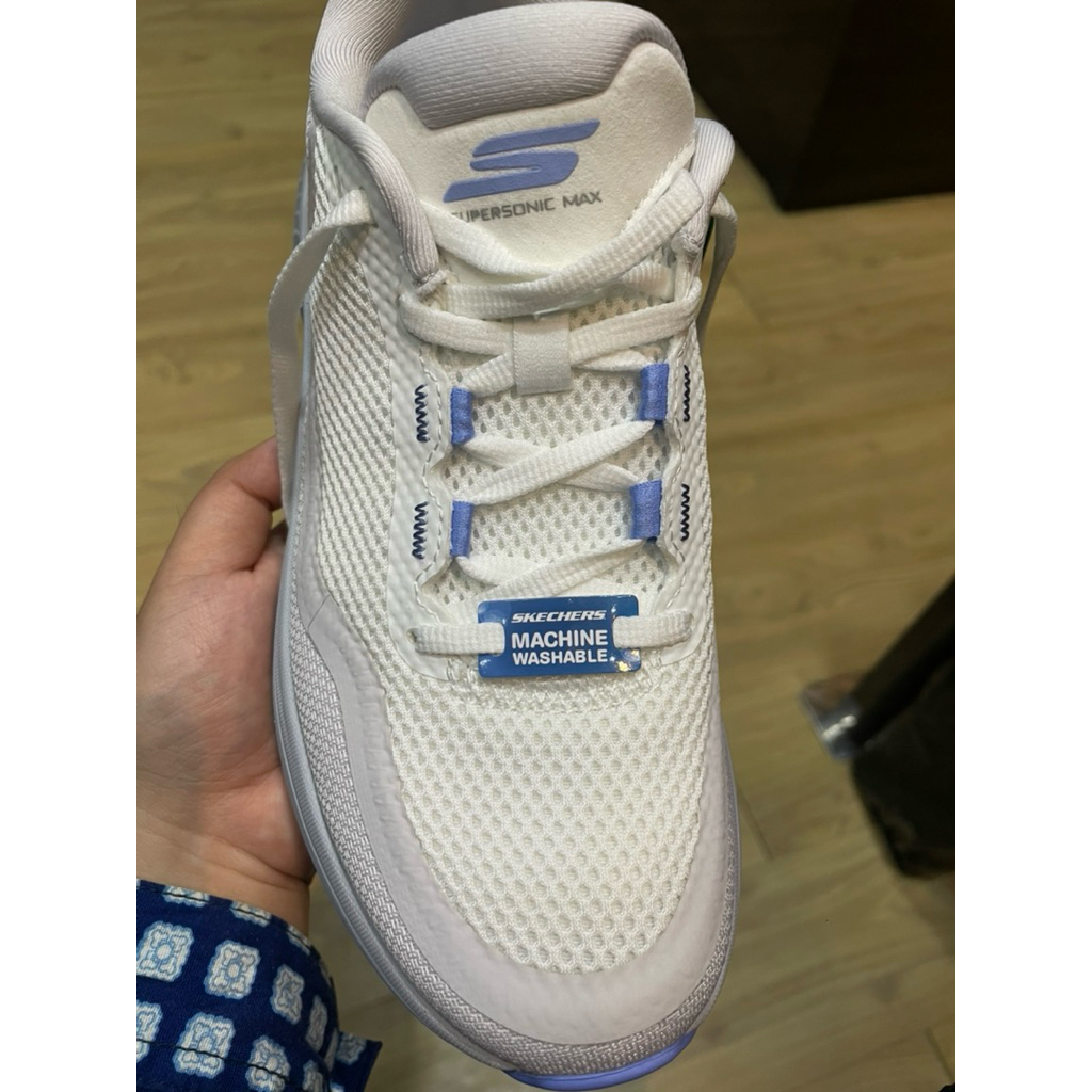 Skechers supersonic woman running shoes