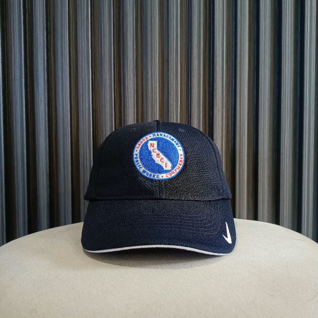 Topi Nike Golf