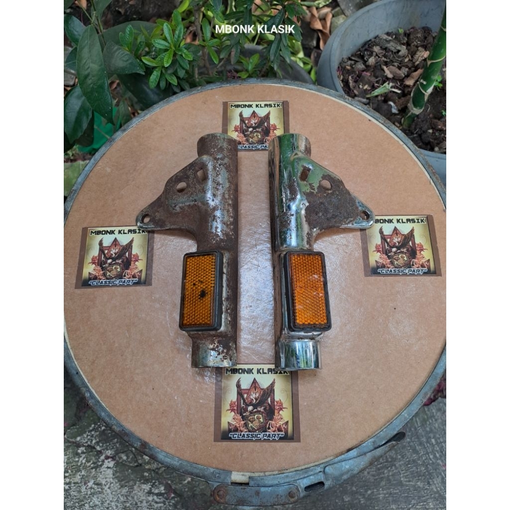kupingan lampu depan win 100 ORIGINAL kupingan lampu honda win 100 kupingan lampu honda win100 kupin