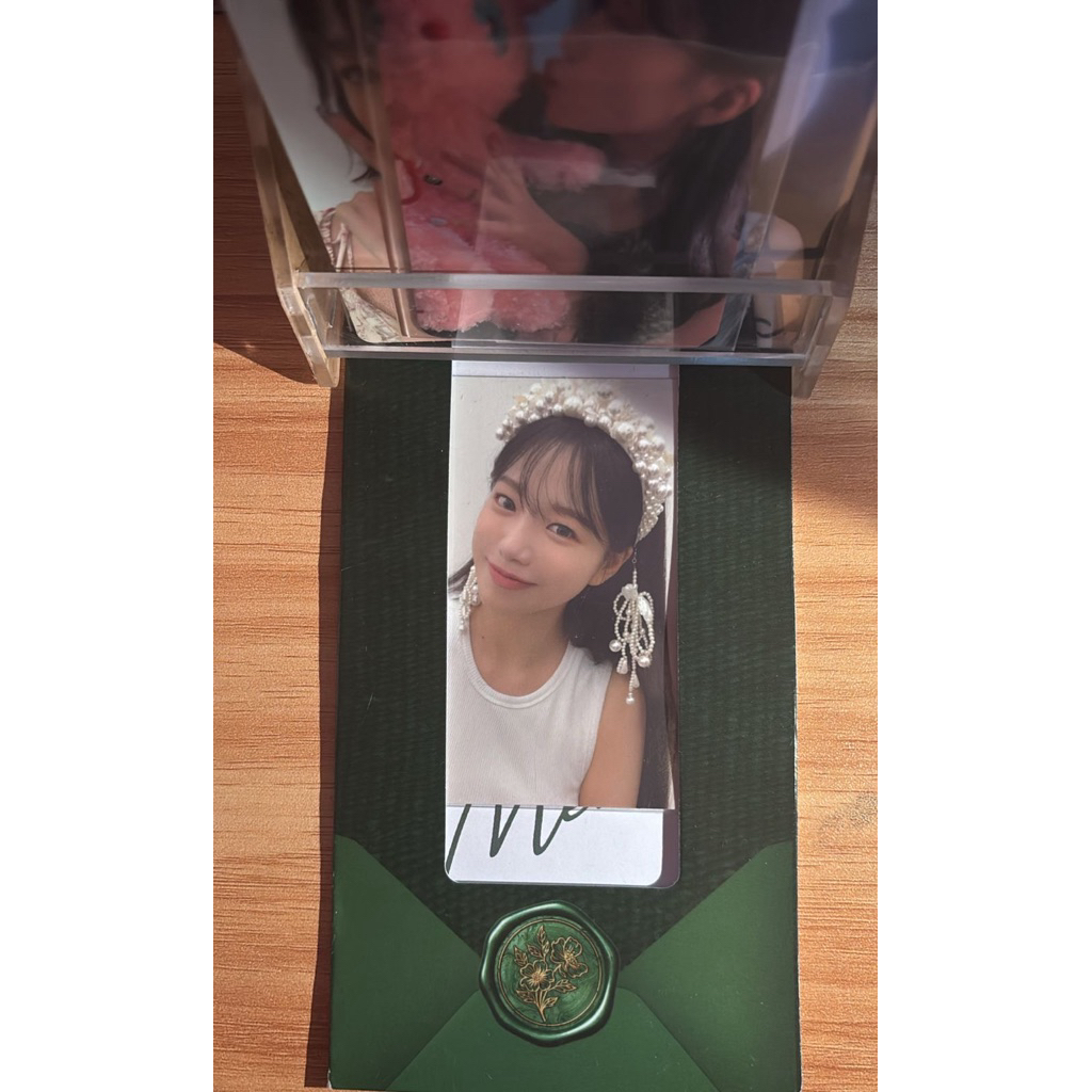 PHOTOCARD JO YURI OFFICIAL FLOWER VER