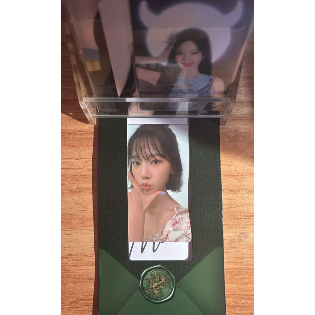 PHOTOCARD JO YURI SHORT HAIR VER