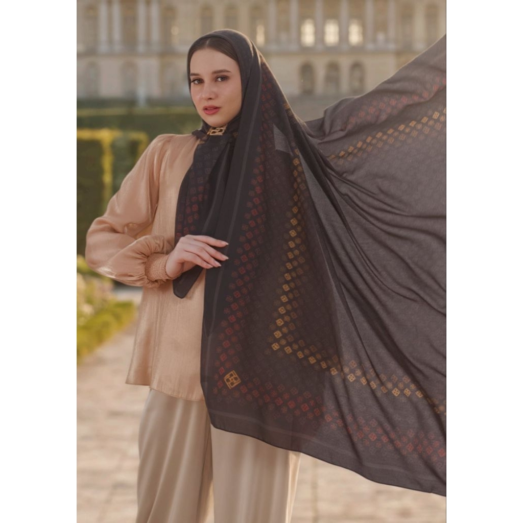 Ivan Gunawan Prive - Hijab Arlynn Scarf Motif Ivan Gunawan