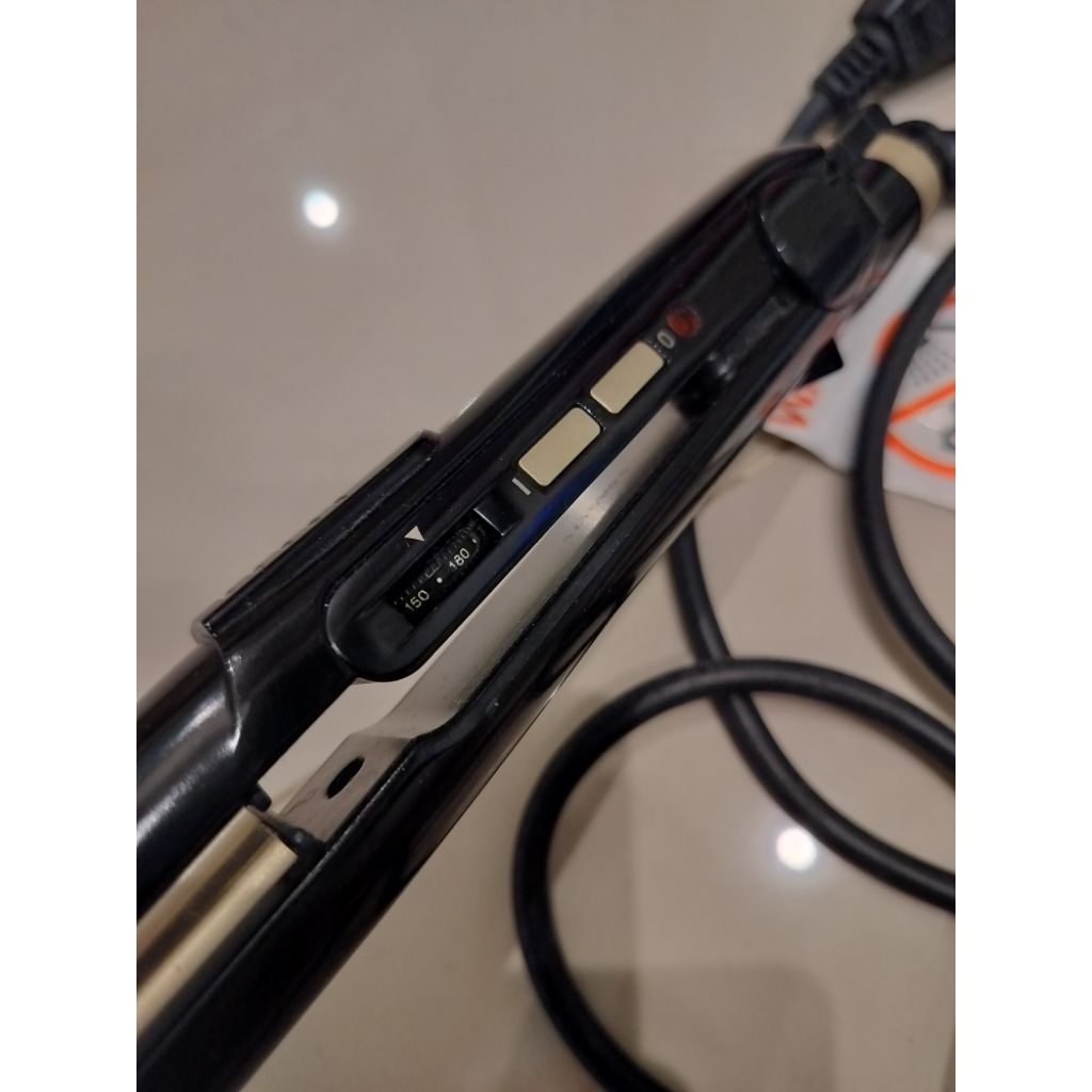 VS Sassoon tourmaline ceramic hair iron catokan