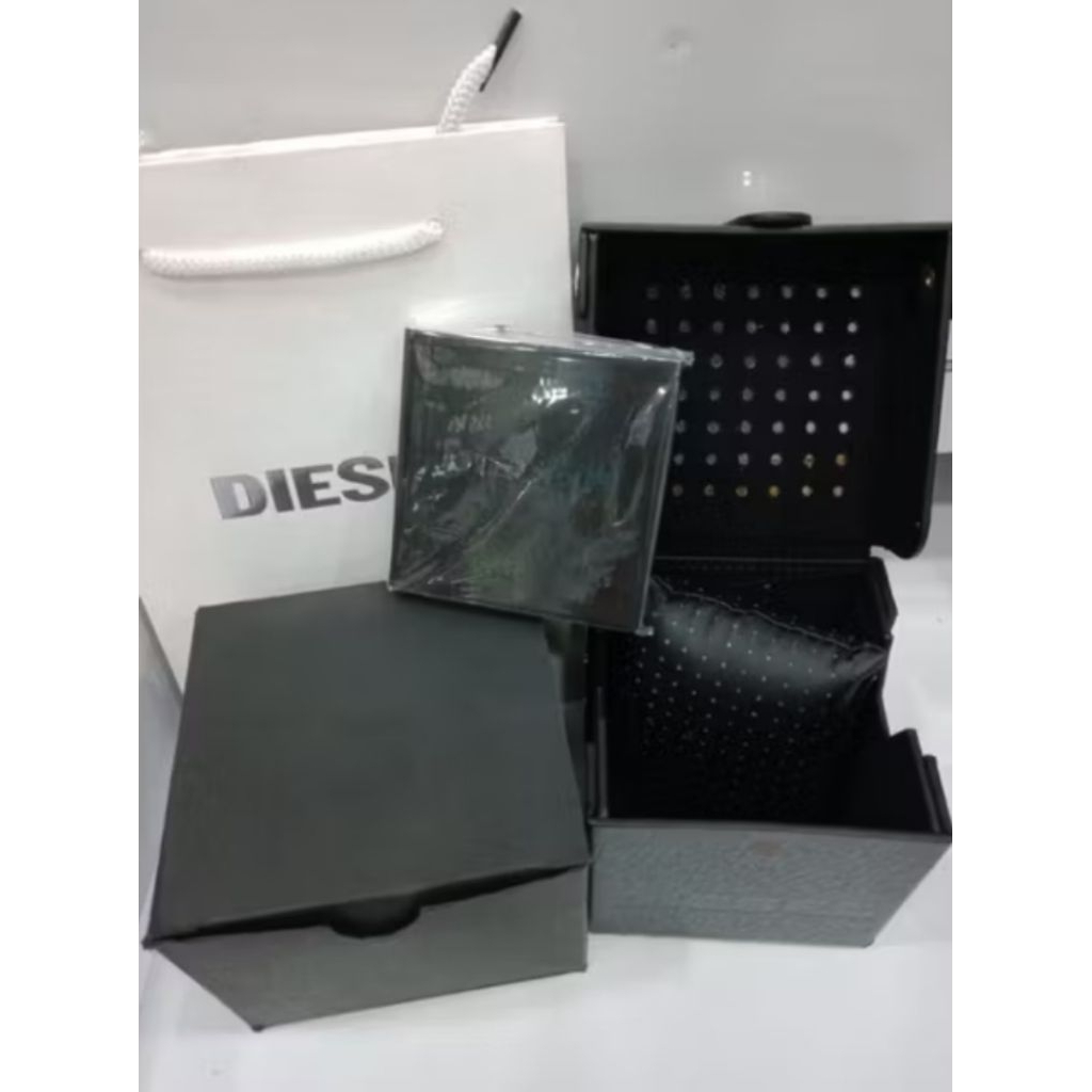 kotak jam tangan ori diesel ori