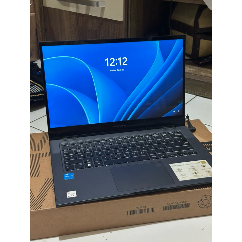 Asus Vivobook Go touchscreen 14 inch