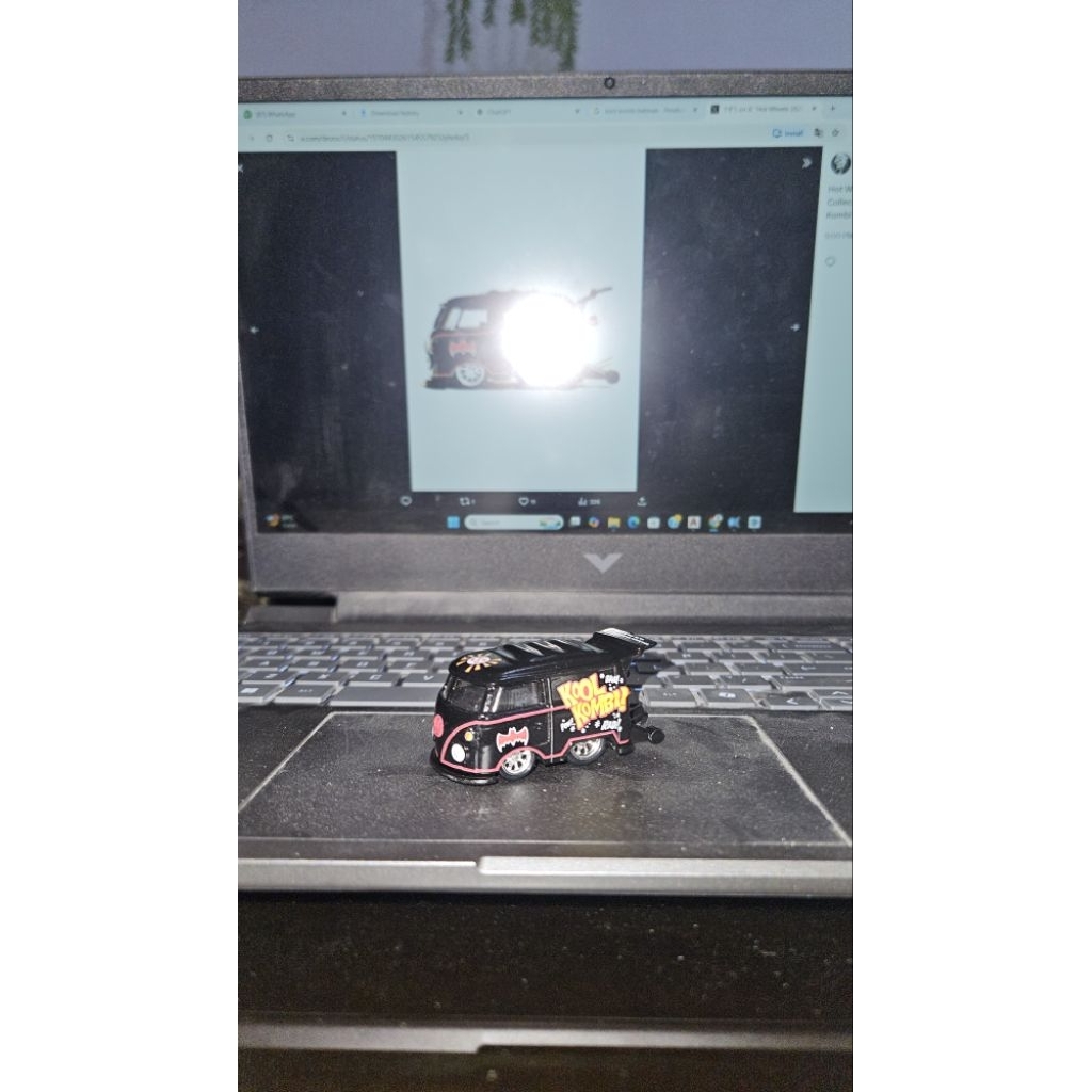Hot Wheels Custom Kool Kombi 2025 39th Annual Collectors Convention Exclusive Kool Kombi Batman Ban 