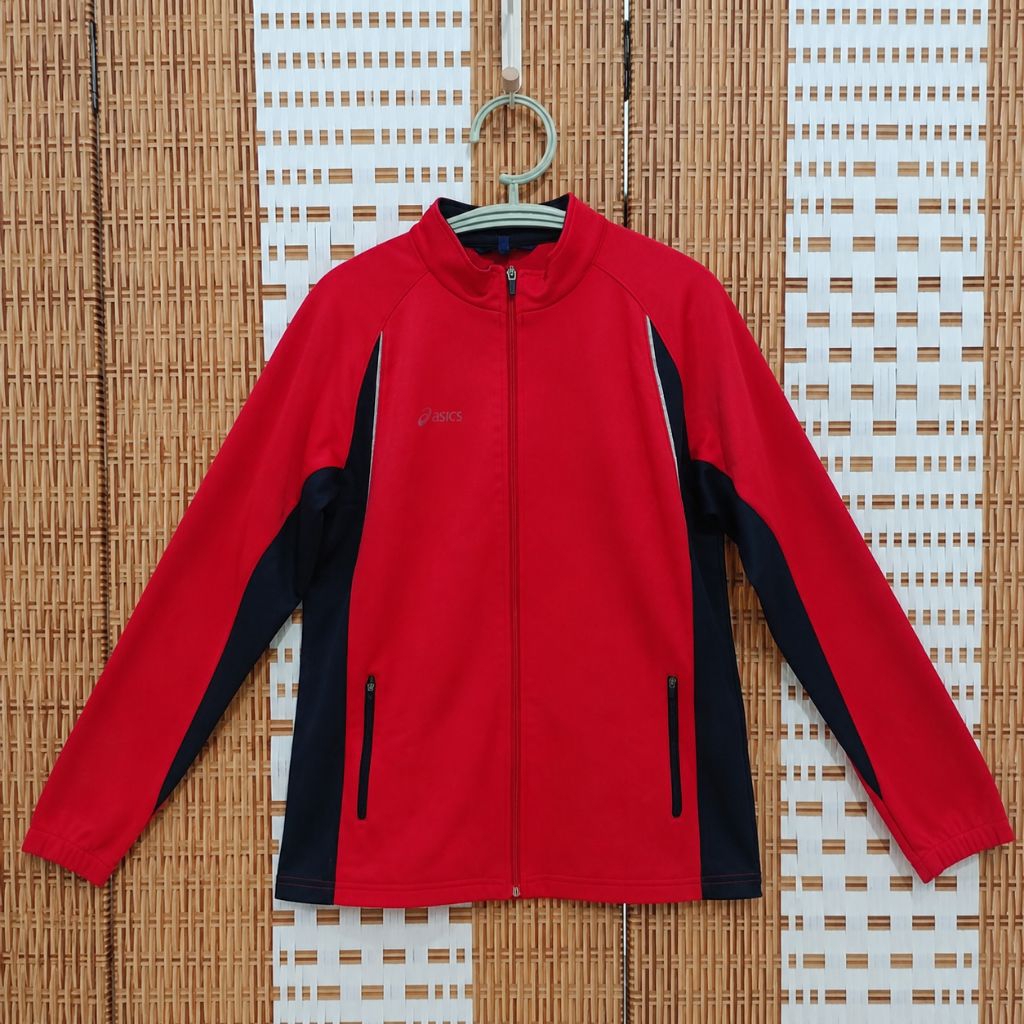 Jaket Asics