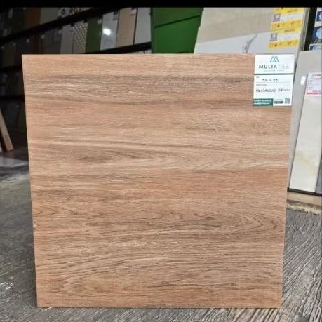 Keramik mulia 50x50 motif kayu
