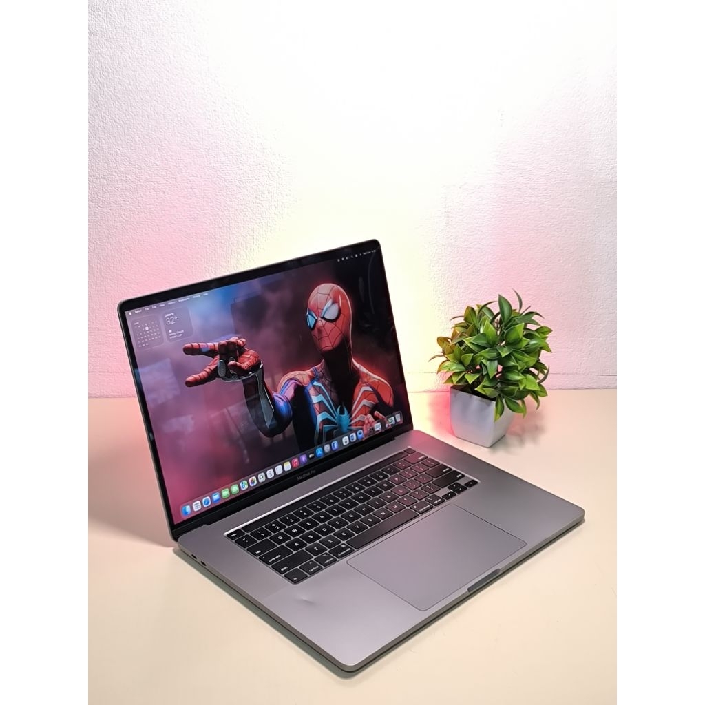 Macbook Pro 16 2019 AMD Radeon Pro 5300M Touchbar Core i7 16/512 Gb