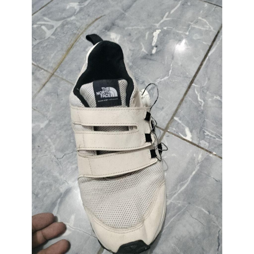 Sepatu second original TNF 41/26