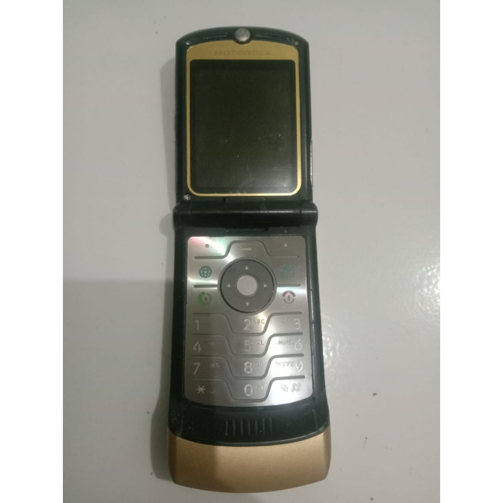 Bahan Motorola v3i