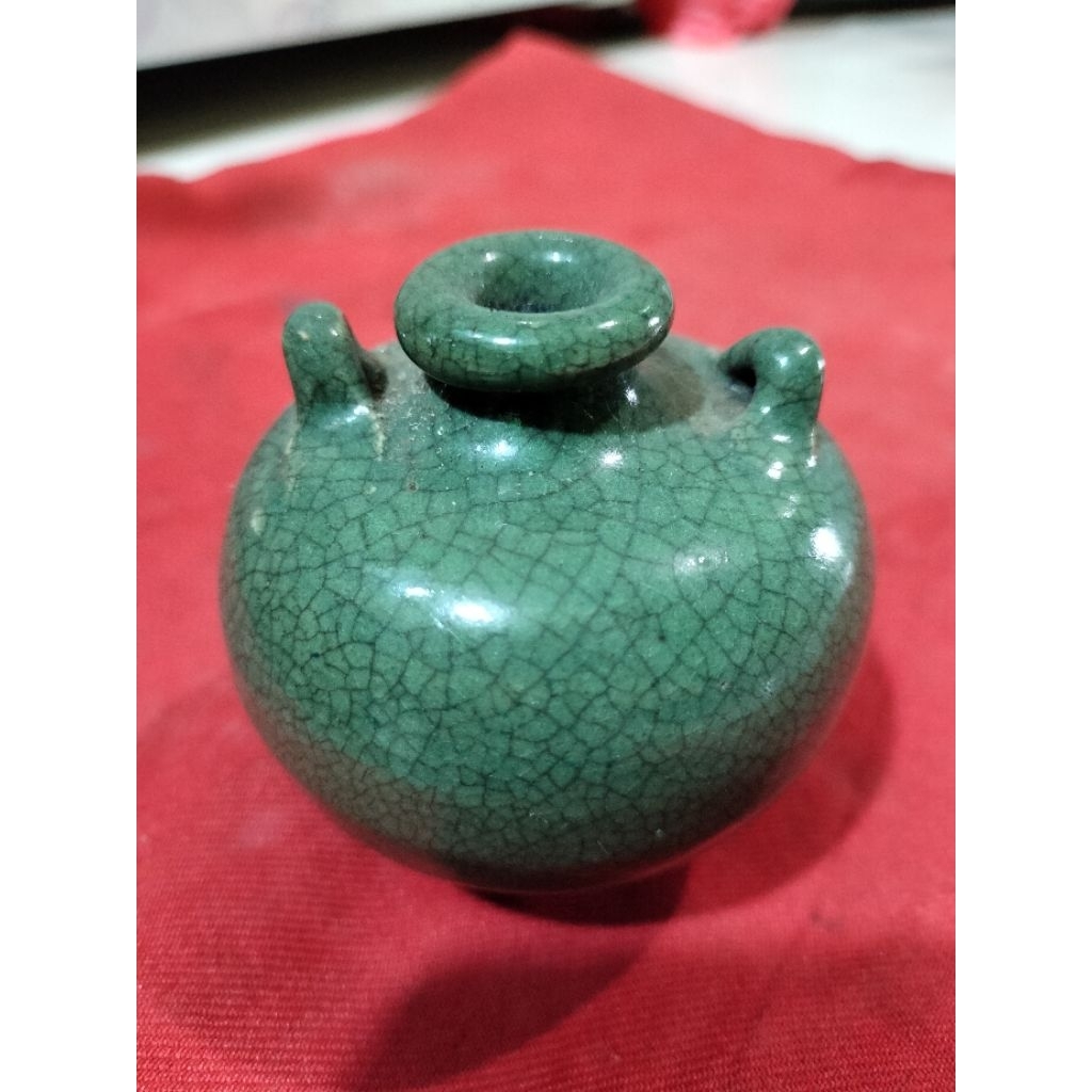 Guci antik china keramik hijau celadon.Buli buli antik temuan