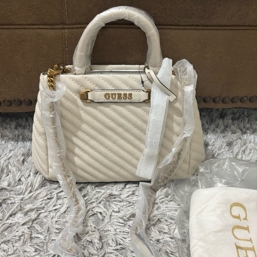 (new) Guess Quilted Sela Small Girlfriend Satchel Bag