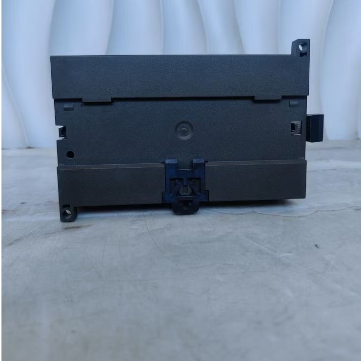 Plc SIEMENS EM223 DC/Relay