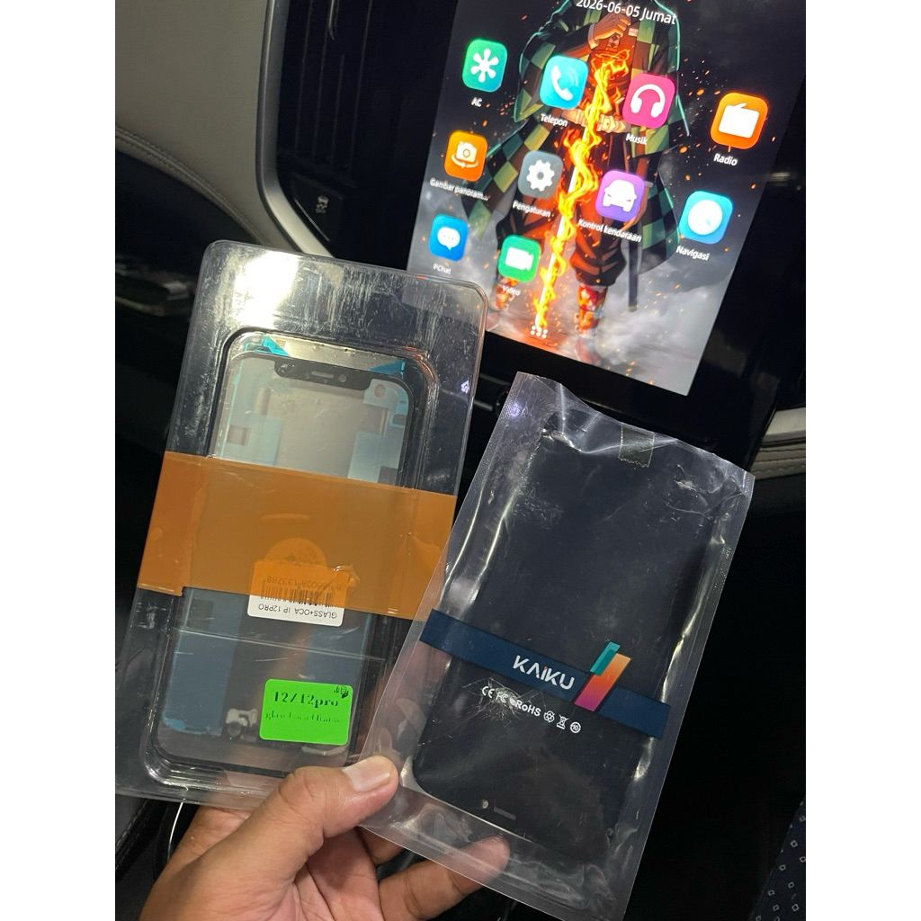 lcd iPhone 12/12pro original minus retak normal tanpa tembong tanpa ghost touch semua normal bagus b