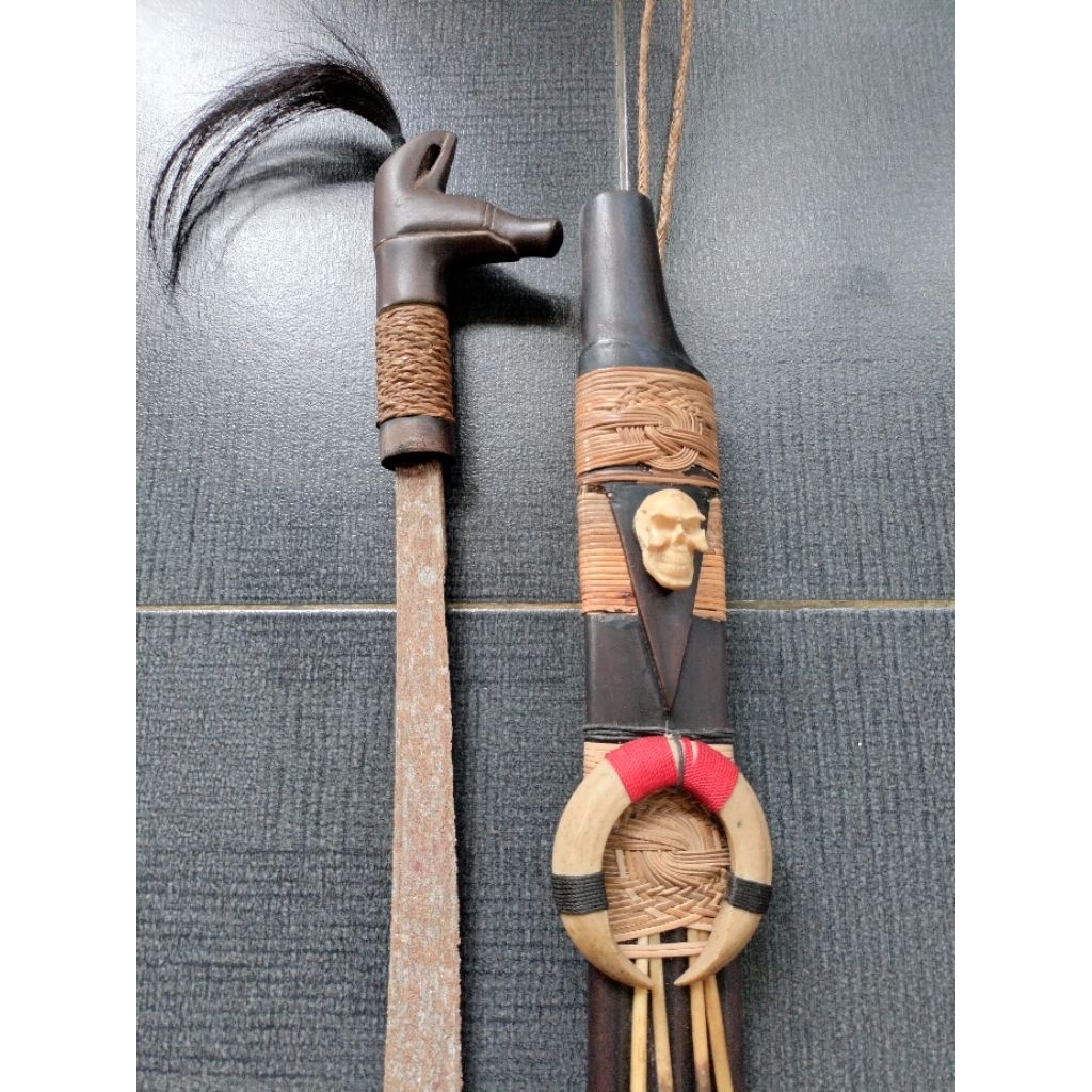 Man dauu kuno dayak peninggalan kepala suku dayak.sepuhh