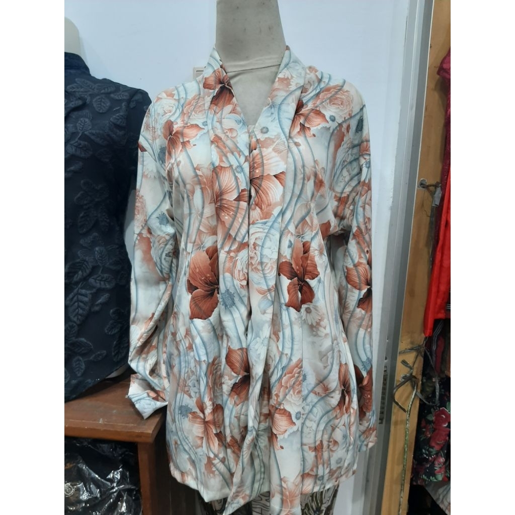 Kebaya Kartini Bunga