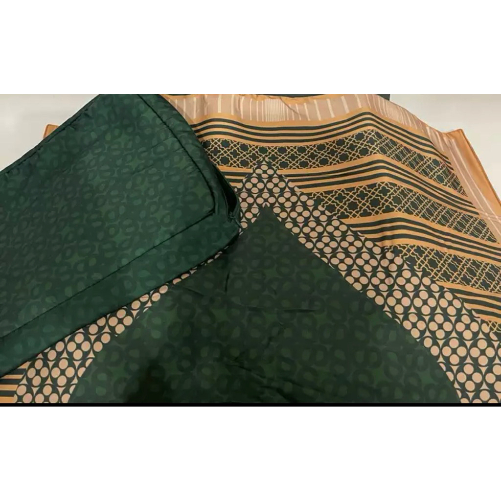 Preloved prayer mat sajadah travel monogram Buttonscarves