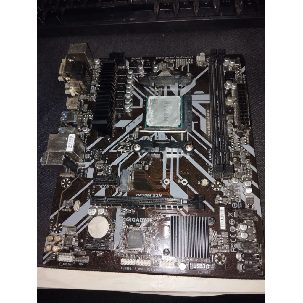 Mobo AM4 Gigabyte B450M S2H Bekas