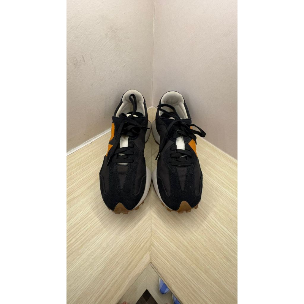 New Balance 327