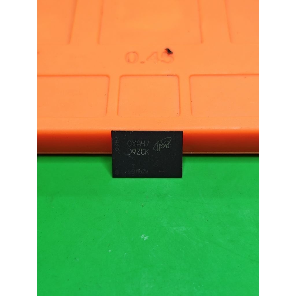 ic RAM D9ZCK MICRON 4 GB SECOND COPOTAN