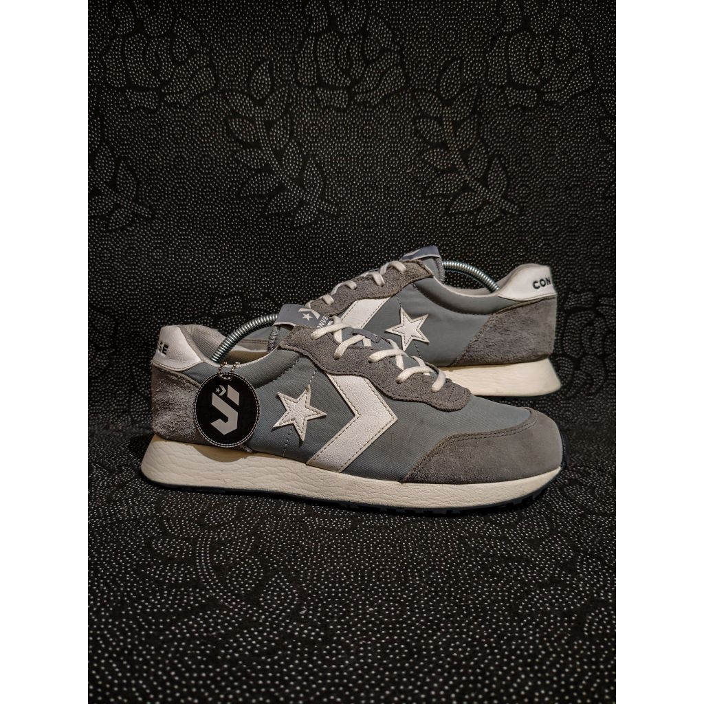 Converse Omega Trainer