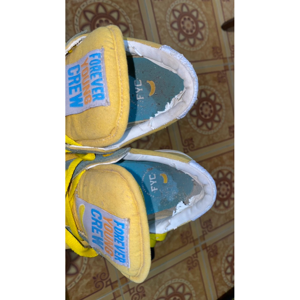 sepatu fyc