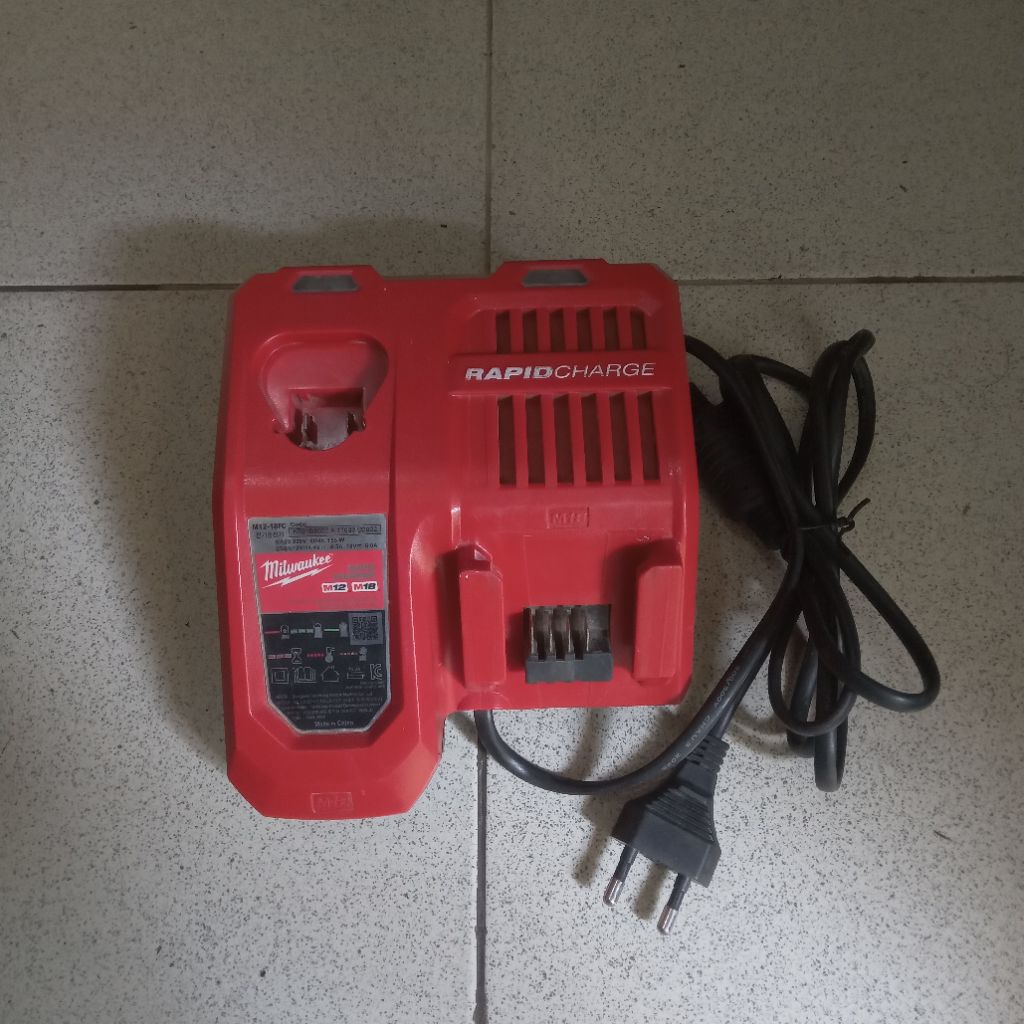 charger milwaukee m18/m12 fast charger bekas rasa baru original