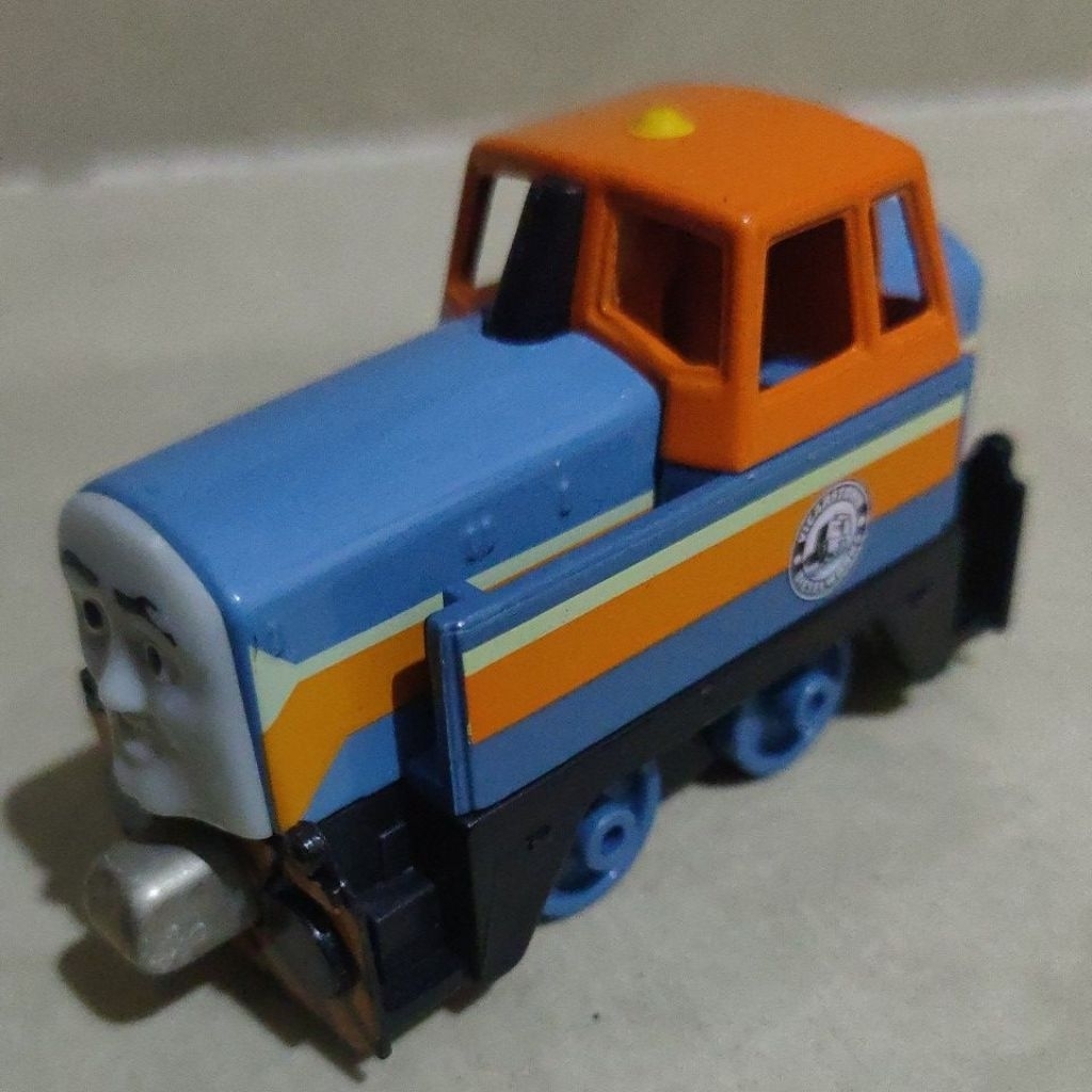 Thomas and Friends take and play den