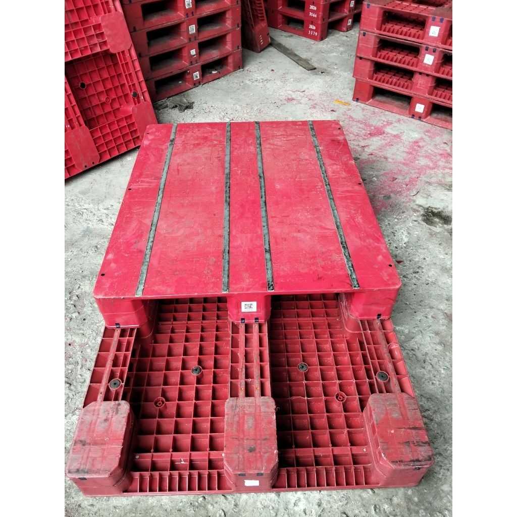 palet plastik flat ukuran 100x120x16 cm