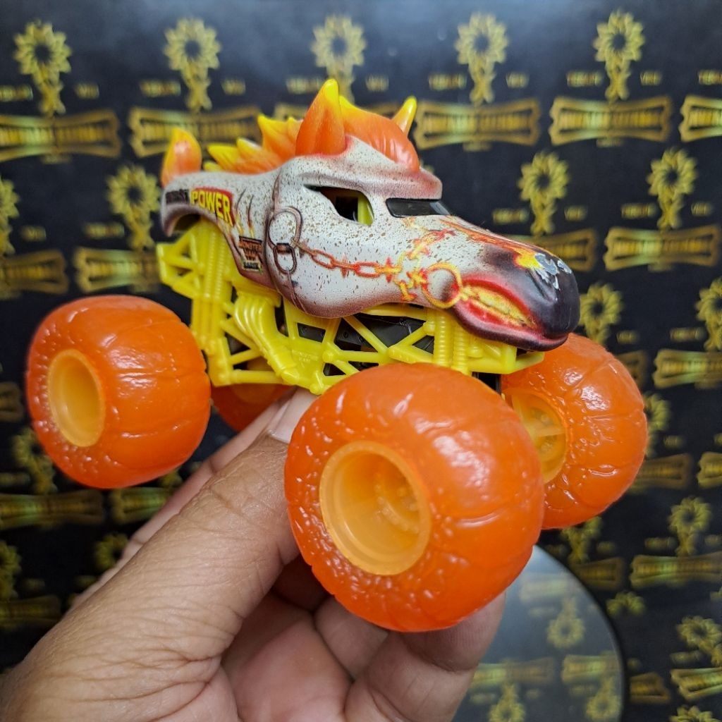 85% LOOSE MONSTER JAM LOOSE MONSTER JAM HORSE POWER MONSTER JAM 1:64 MONSTER JAM KOLPRI KONDISI 85%