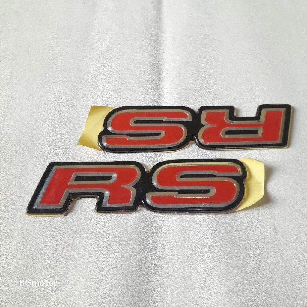 Emblem Logo Tulisan Rs Merah Mobil Honda Sudah dilengkali Lem Perekat