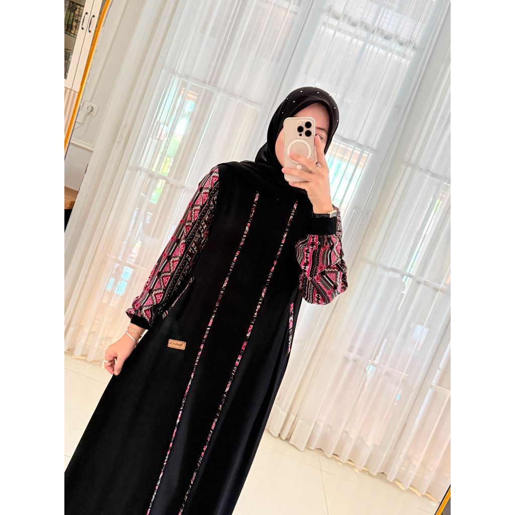 Nadheefa - Dress Hitam list depan Rayon twill