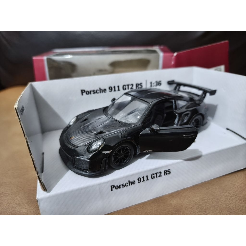 Kinsmart Porsche 911 GT2 RS